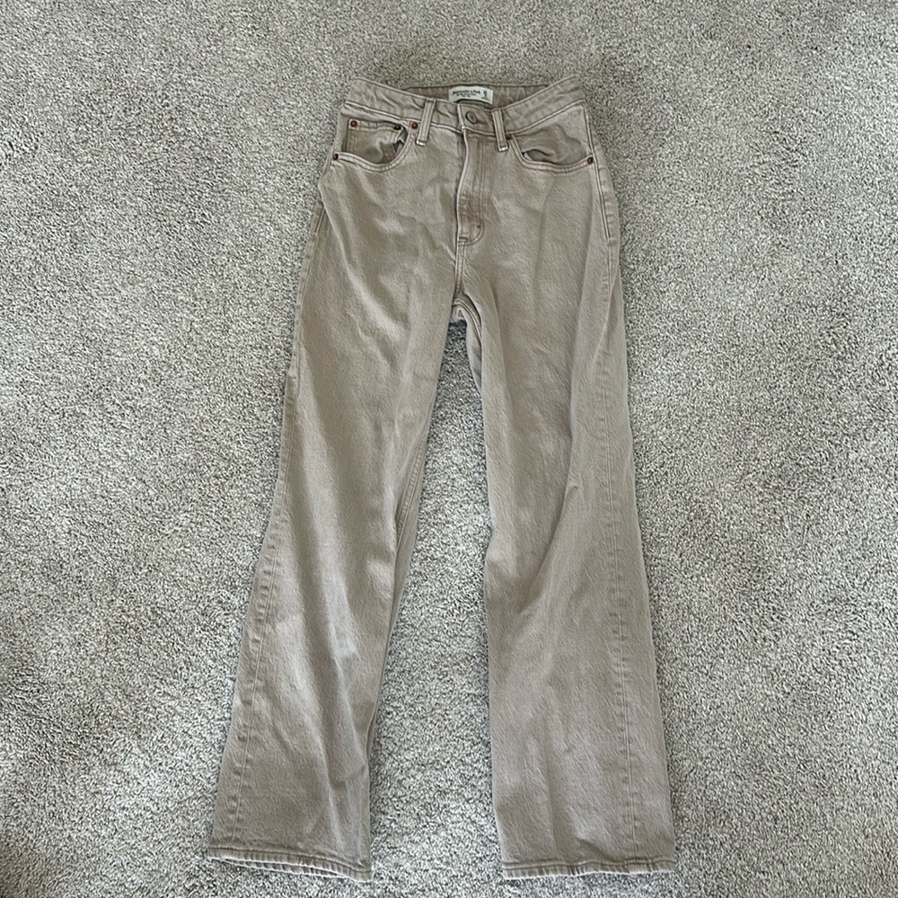 Abercrombie oat colored jeans, size 25/0